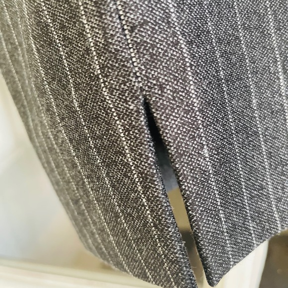 Kobi Halperin Women’s Gray Striped  Pants Cropped Slim Chino NWOT - Picture 3 of 7